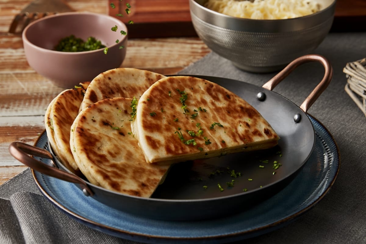 Cheesy Garlic Naan